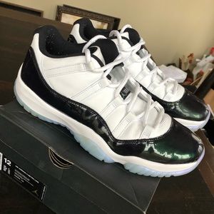 Jordan 11 Emerald